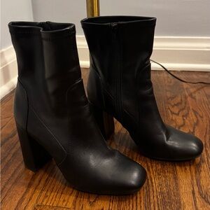 Black Women's Ankle Boots Size 7